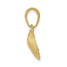 Gold Polished Sea Shell Pendants
