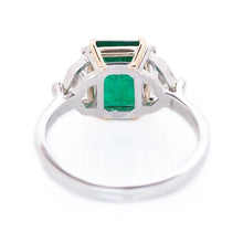 Luxe Emerald Ring with Epaulette Window